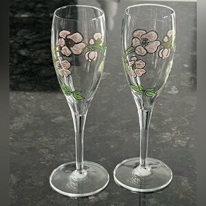 Pair of Perrier-Jouët Art Nouveau French Hand Painted Floral Champagne Flutes